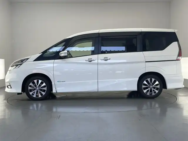 日産 セレナ ハイウェイスター Vセレクション 愛知県 2017(平29)年 2.9万km ブリリアントホワイトパール 純正９型ナビ　純正後席モニター　プロパイロット　デジタルインナーミラー　パーキングアシスト　全方位カメラ　エマブレ　衝突軽減　追従クルコン　シートヒーター　ドラレコ　ハンズフリー両側パワスラ　ＬＥＤオートライト　フォグランプ　オートホールド　プッシュスタート　禁煙車