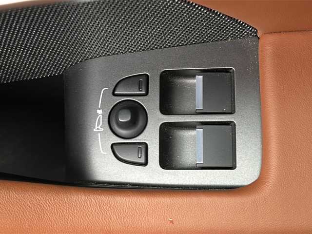 ジャガー Ｆ-ＴＹＰＥ R ダイナミック コンバーチブル 愛知県 2018(平30)年 1.8万km 赤 /禁煙車/正規ディーラー車//メーカーナビ・フルセグTV//メリディアンスピーカー//バックカメラ/ETC2.0//ブラウンレザーシート//電動オープン//クルーズコントロール(ACC)//パドルシフト/ステアヒーター//純正２０インチアルミ//横滑り防止装置//ドライブレコーダー//電動格納ミラーウインカー//ステアリングスイッチ//アイドリングストップ//プッシュスタート//純正フロアマット//新車保証書//取扱説明書
