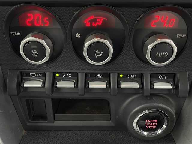 トヨタ ８６ GT リミテッド 鹿児島県 2016(平28)年 2.8万km クリスタルホワイトパール ワンオーナー/社外SDナビ/（AM/FM/CD/DVD/Bluetooth）/フルセグTV/ハーフレザーシート/オートライト/シートヒーター/HIDヘッドライト/社外マフラー/スマートキー/純正AW17インチ/保証書/取扱説明書