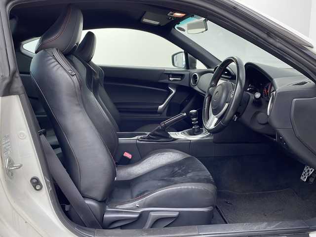トヨタ ８６ GT リミテッド 鹿児島県 2016(平28)年 2.8万km クリスタルホワイトパール ワンオーナー/社外SDナビ/（AM/FM/CD/DVD/Bluetooth）/フルセグTV/ハーフレザーシート/オートライト/シートヒーター/HIDヘッドライト/社外マフラー/スマートキー/純正AW17インチ/保証書/取扱説明書