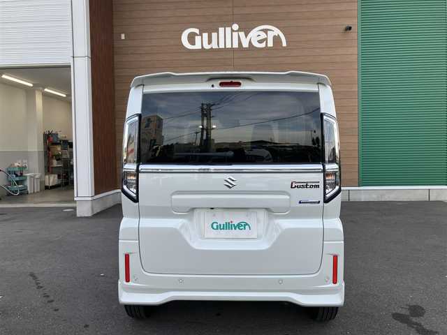 スズキ スペーシア カスタム HYBRID XS ターボ 埼玉県 2024(令6)年 0.7万km ピュアホワイトP 登録時6898km/ワンオーナー/ターボ車/両側パワースライドドア/セーフティサポート/　・デュアルセンサーブレーキサポート2/　・低速時前進後進ブレーキサポート/　・車線維持支援機能/　・車線逸脱抑制機能/　・標識認識機能/　・ふらつき警報機能/　・発進お知らせ機能/　・前後誤発進抑制機能/　・ハイビームアシスト/　・ヘッドアップディスプレイ/　・アダプティブクルーズコントロール/社外8型メモリーナビ（AVIC-CL912）/　・バックカメラ/　・フルセグTV/　・CD/DVD再生/　・USB端子/　・Bluetooth接続/　・SDミュージックサーバー/ハーフレザーシート/　・前席シートヒーター/　・後席オットマン/革巻きステアリング/　・ステアリングヒーター/電子式パーキングブレーキ/LEDヘッドライト/LEDフォグ/スマートキー×2/プッシュスタートボタン/後席サーキュレーター/アイドリングストップ/純正15インチAW/純正スポイラー/パドルシフト/保証書/取扱説明書/