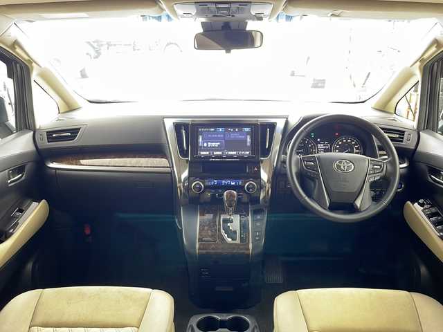 トヨタ アルファード X 兵庫県 2018(平30)年 6.2万km ホワイトパールクリスタルシャイン ・純正ナビ/Bluetooth/CD/DVD/TV/SD/・フリップダウンモニター/・バックカメラ/・トヨタセーフティセンス/・衝突軽減ブレーキ/・レーンキープアシスト/・レーダークルーズコントロール/・電動パーキングブレーキ/・ブレーキホールド/・クリアランスソナー/・前後コーナーセンサー/・MTモード付AT/・両側パワースライドドア/・サンルーフ/・AC100V電源/・WAC/・純正16インチアルミホイール/・純正スマートキー/・プッシュスタートボタン/・スペアキー/・ステアリングリモコン/・革巻きステアリング/・W＋サイドエアバッグ/・カーテンエアバッグ/・LEDオートライト/・オートマチックハイビーム/・ビルドインETC