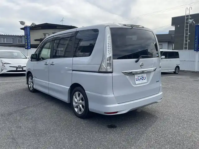 日産 セレナ ハイウェイS G Sハイブリッド 山形県 2012(平24)年 9.8万km エターナルスノーホワイト (株)IDOMが運営する【じしゃロン山形店】の自社ローン専用車両になります。/こちらは現金またはオートローンご利用時の価格です。/自社ローンご希望の方は別途その旨お申付け下さい。/カロッツェリアナビ/【CD/DVD/TV/Bluetooth】/バックカメラ/フリップダウンモニター/両側パワースライドドア/クルーズコントロール/ETC/スマートキー/プッシュスタート/横滑り防止/アイドリングストップ/ドアバイザー/電格ミラー/ウィンカーミラー/後席サンシェード/背面テーブル