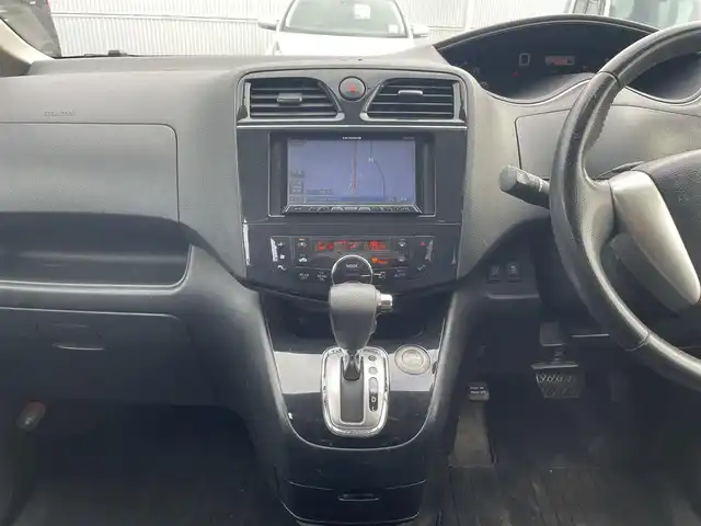 日産 セレナ ハイウェイS G Sハイブリッド 山形県 2012(平24)年 9.8万km エターナルスノーホワイト (株)IDOMが運営する【じしゃロン山形店】の自社ローン専用車両になります。/こちらは現金またはオートローンご利用時の価格です。/自社ローンご希望の方は別途その旨お申付け下さい。/カロッツェリアナビ/【CD/DVD/TV/Bluetooth】/バックカメラ/フリップダウンモニター/両側パワースライドドア/クルーズコントロール/ETC/スマートキー/プッシュスタート/横滑り防止/アイドリングストップ/ドアバイザー/電格ミラー/ウィンカーミラー/後席サンシェード/背面テーブル