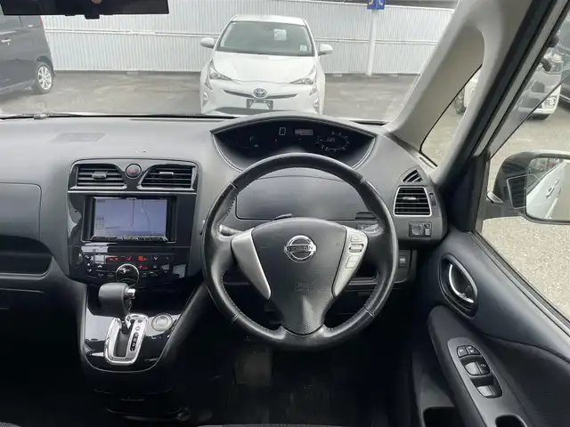日産 セレナ ハイウェイS G Sハイブリッド 山形県 2012(平24)年 9.8万km エターナルスノーホワイト (株)IDOMが運営する【じしゃロン山形店】の自社ローン専用車両になります。/こちらは現金またはオートローンご利用時の価格です。/自社ローンご希望の方は別途その旨お申付け下さい。/カロッツェリアナビ/【CD/DVD/TV/Bluetooth】/バックカメラ/フリップダウンモニター/両側パワースライドドア/クルーズコントロール/ETC/スマートキー/プッシュスタート/横滑り防止/アイドリングストップ/ドアバイザー/電格ミラー/ウィンカーミラー/後席サンシェード/背面テーブル