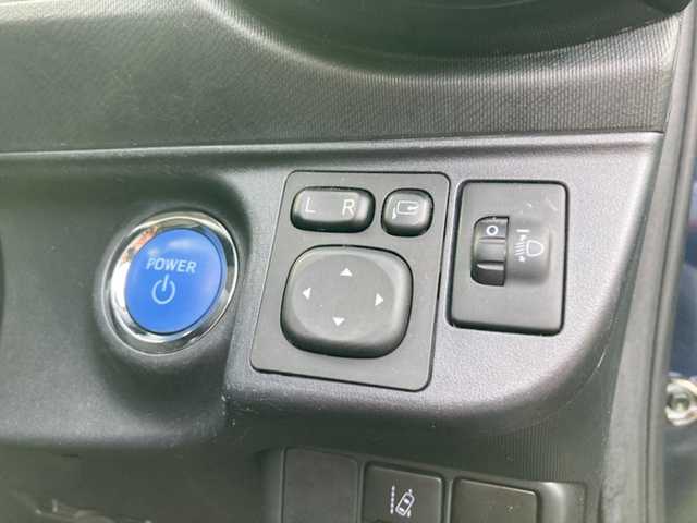 トヨタ アクア S スタイルブラック 愛媛県 2018(平30)年 5.4万km ダークブルーマイカ 禁煙車 /純正ナビ(NSZT-W68T) /・CD DVD Bluetooth フルセグTV /バックカメラ /前座席シートヒーター /ビルトインETC /オートライト /・オートハイビーム /衝突軽減ブレーキ /レーンキープアシスト/コーナーセンサー /プッシュスタート/・スペアキー/フロアマット/取扱説明書