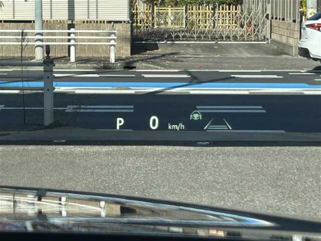 トヨタ ハリアー ハイブリッド Z ナイトシェード 愛知県 2025(令7)年 0.4万km プレシャスブラックパール ワンオーナー/走行距離5000ｋｍ以下/12.3型メーカーオプションナビ【Bluetooth FM AM フルセグ】/JBLサウンド/サンルーフ/デジタルインナーミラー【ドラレコ付】/ヘッドアップディスプレイ/全方位カメラ/ビルトインETC2.0/プロアクティブドライビングシステム/アダプティブクルーズコントロール/衝突軽減/レーンキープアシスト/ロードサインアシスト/リヤカメラディテクション/リヤクロストラフィックアラート/パーキングサポートブレーキ/ブラインドスポットミニター/ブレーキホールド/LEDヘッドライト/オートライト/オートマチックハイビーム/ステアリングリモコン/ステアリングヒーター/100V充電/電動リアゲート/ハーフレザーシート/パワーシート/前席シートヒーター/ナノイー/純正フロアマット/順位アルミホイール/禁煙車