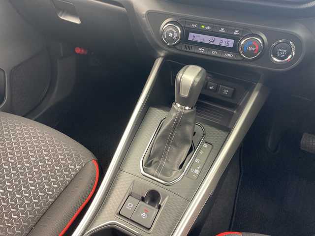 トヨタ ライズ Z 岐阜県 2023(令5)年 2.1万km ブラックマイカメタリック/シャイニングホワイトパール ALPINE9インチナビゲーション【X9NX】/CD DVD/SD/Bluetooth/フルセグテレビ/USB/HDMI/AppleCarPlay /AndroidAuto /革巻きステアリング/ステアリングリモコン/シートヒーター(D/N席)/ビルトインETC/前後ドラレコ/LEDヘッドライト/オートライト/モデリスタフルエアロ/シーケンシャルウィンカー/衝突被害軽減ブレーキ/横滑り防止装置/コーナーセンサー/先行車発信お知らせ機能/車線逸脱警報/ACC先行車認識機能