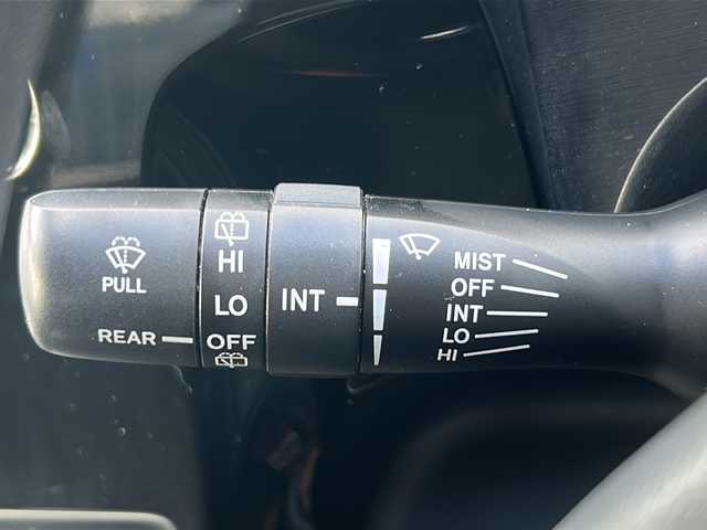 トヨタ アクア S 三重県 2018(平30)年 3.8万km ブラックマイカ 純正ナビ/バックカメラ/スペアキー/ステアスイッチ/トヨタセーフティーセンス/純正フロアマット/純正ドアバイザー/電動格納ミラー/ＰＣＳ/先行車発進告知/禁煙車