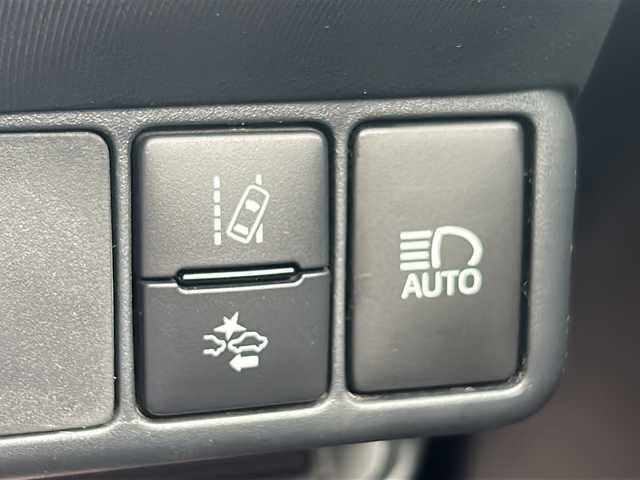 トヨタ アクア S 三重県 2018(平30)年 3.8万km ブラックマイカ 純正ナビ/バックカメラ/スペアキー/ステアスイッチ/トヨタセーフティーセンス/純正フロアマット/純正ドアバイザー/電動格納ミラー/ＰＣＳ/先行車発進告知/禁煙車