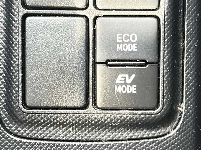 トヨタ アクア S 三重県 2018(平30)年 3.8万km ブラックマイカ 純正ナビ/バックカメラ/スペアキー/ステアスイッチ/トヨタセーフティーセンス/純正フロアマット/純正ドアバイザー/電動格納ミラー/ＰＣＳ/先行車発進告知/禁煙車