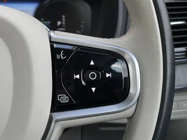 ボルボ ボルボ ＸＣ９０ リチャージ アルティメット T8 AWD PHV 三重県 2022(令4)年 3.7万km ベージュ パノラマサンルーフ　/ブロンド革　/ハーマンカードン　/HUD　/インテリセーフ　/純正前後ドラレコ　/ACC　/オレフォスシフト　/エアサス　/シートベンチ　/シートヒーター　/ハンドルヒーター　/純正21AW　/LEDヘッドライト/サイドステップ