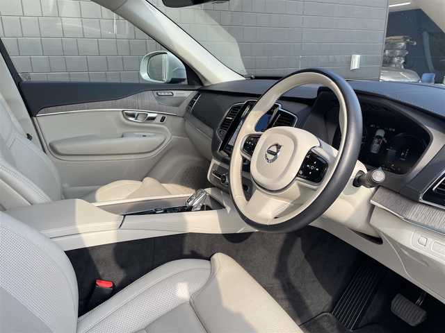 ボルボ ボルボ ＸＣ９０ リチャージ アルティメット T8 AWD PHV 三重県 2022(令4)年 3.7万km ベージュ パノラマサンルーフ　/ブロンド革　/ハーマンカードン　/HUD　/インテリセーフ　/純正前後ドラレコ　/ACC　/オレフォスシフト　/エアサス　/シートベンチ　/シートヒーター　/ハンドルヒーター　/純正21AW　/LEDヘッドライト/サイドステップ