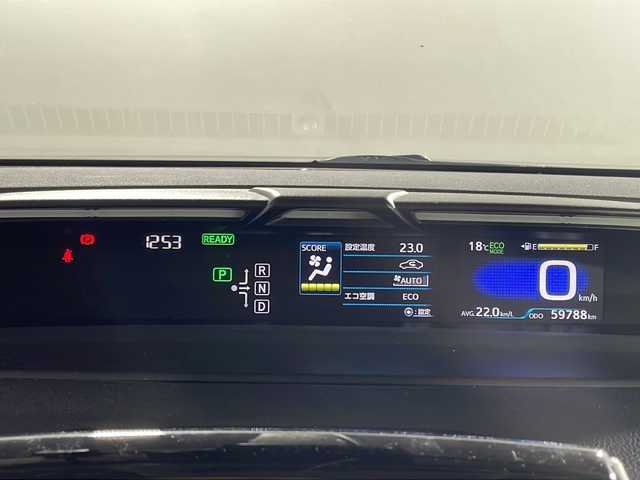 トヨタ プリウス S 沖縄県 2015(平27)年 6万km アティチュードブラックマイカ 禁煙車/純正８インチナビ/・ＣＤ／ＤＶＤ/・フルセグＴＶ／ＢＬＵＥＴＯＯＴＨ/バックカメラ/ドライブレコーダー前方/ビルトインＥＴＣ/純正フロアマット/ＬＥＤヘッドライト/フォグライト/トヨタセーフティーセンス/・プリクラッシュセーフティ/・レーンデパーチャーアラート/・オートマチックハイビーム/取扱説明書/保証書