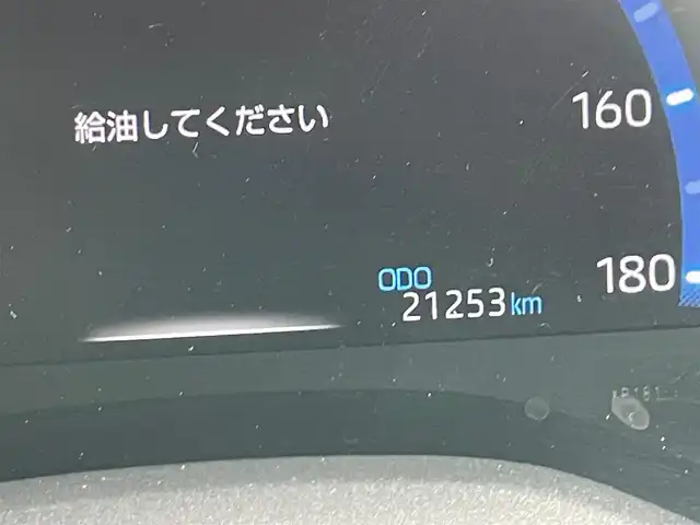 トヨタ ヤリスクロス Z 大阪府 2022(令4)年 2.2万km ホワイトパールクリスタルシャイン ディスプレイオーディオナビ（バックカメラ/Bluetooth/ApplCarPlay/AndroidAuto/SD）/セーフティセンス/プッシュスタート/スマートキー/スペアキー/パワーシート/シートヒーターDN席/ハーフレザー/純正フロアマット/クルーズコントロール/ビルトインETC/純正ドライブレコーダー【DRT-H68A】/アルミホイール/コーナーセンサー前後/レーンキープアシスト/横滑り防止装置/盗難防止装置/衝突被害軽減システム/オートマチックハイビーム/取扱説明書/保証書