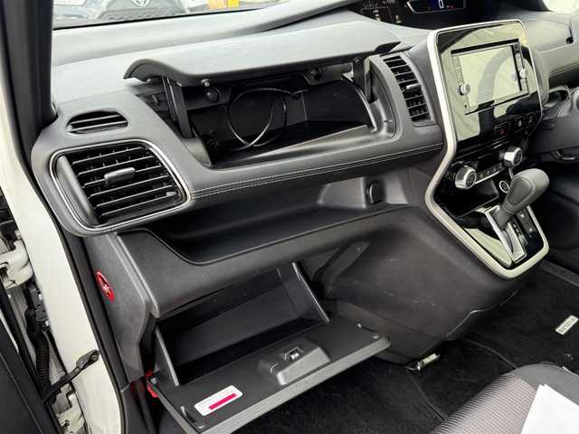 日産 セレナ ハイウェイスター Vセレクション 山梨県 2017(平29)年 4.8万km ブリリアントホワイトパール 純正ナビ　（MM317D-W）/フルセグ　/両側電動スライドドア　/メーカーオプションセーフティーパックＢ　/プロパイロット /レーダークルーズコントロール /アラウンドビューモニター /リアビューモニター /インテリジェントキー/パーキングアシスト/インテリジェントスマートミラー/スペアキー/純正フロアマット/2021年製YOKOHAMAタイヤ/純正ホイール/Bluetooth接続/USB入力端子/ETC/DVD再生機能/LEDヘッドライト/フォグランプ/前後ドライブレコーダー