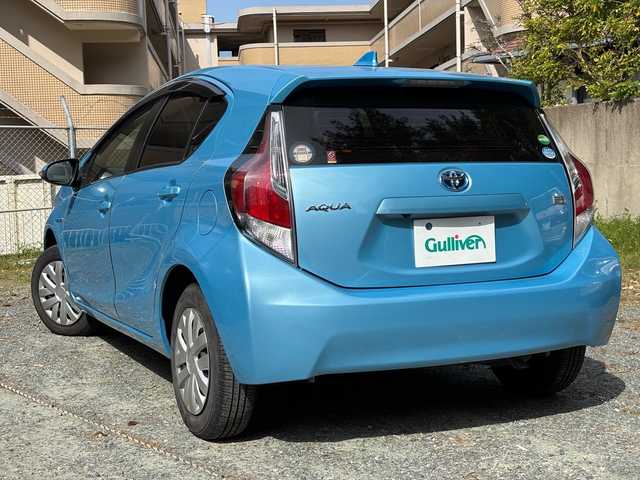 トヨタ アクア L 石川県 2016(平28)年 3.4万km クールソーダメタリック 社外ナビ/（AM/FM/SD/Bluetooth/フルセグTV）/ハンズフリー/ドライブレコーダー/ビルドインETC/レーンキープ/衝突軽減/横滑り防止/オートライト/オートマチックハイビーム/フォグランプ/純正フロアマット/エコモード/EVモード