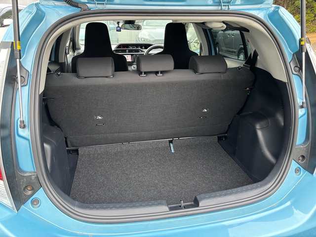 トヨタ アクア L 石川県 2016(平28)年 3.4万km クールソーダメタリック 社外ナビ/（AM/FM/SD/Bluetooth/フルセグTV）/ハンズフリー/ドライブレコーダー/ビルドインETC/レーンキープ/衝突軽減/横滑り防止/オートライト/オートマチックハイビーム/フォグランプ/純正フロアマット/エコモード/EVモード