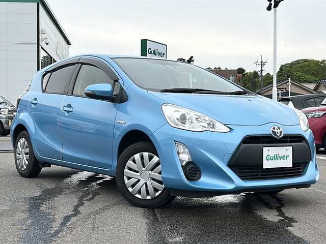 トヨタ アクア L 石川県 2016(平28)年 3.4万km クールソーダメタリック 社外ナビ/（AM/FM/SD/Bluetooth/フルセグTV）/ハンズフリー/ドライブレコーダー/ビルドインETC/レーンキープ/衝突軽減/横滑り防止/オートライト/オートマチックハイビーム/フォグランプ/純正フロアマット/エコモード/EVモード