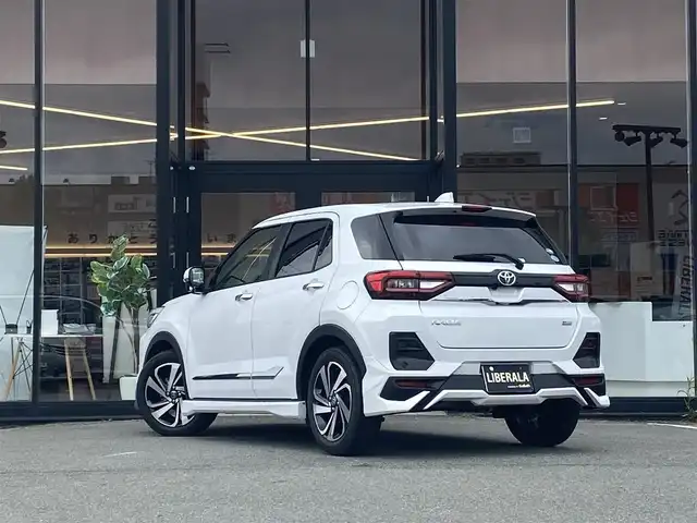 トヨタ ライズ Z 福岡県 2020(令2)年 5.9万km パール ・レーダークルーズコントロール/・社外HDDナビ/USB/Bluetooth/CD/DVD/・全方位カメラ/・シートヒーター/・ドライブレコーダー/・フルセグ/・社外ETC/・プッシュスタート/・アイドリングストップ/・スマートキー/・スペアキー/・フロント/サイド/リアエアロ/・レーンキープアシスト/・オートライト/・LEDライト/・保証書/・取扱説明書