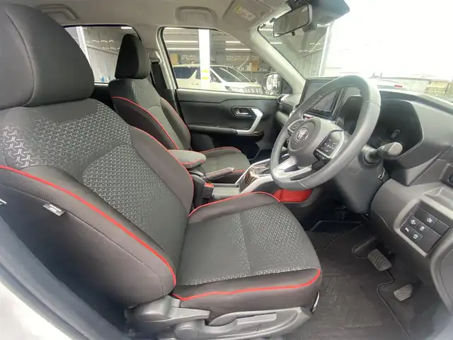 トヨタ ライズ Z 福岡県 2020(令2)年 5.9万km パール ・レーダークルーズコントロール/・社外HDDナビ/USB/Bluetooth/CD/DVD/・全方位カメラ/・シートヒーター/・ドライブレコーダー/・フルセグ/・社外ETC/・プッシュスタート/・アイドリングストップ/・スマートキー/・スペアキー/・フロント/サイド/リアエアロ/・レーンキープアシスト/・オートライト/・LEDライト/・保証書/・取扱説明書