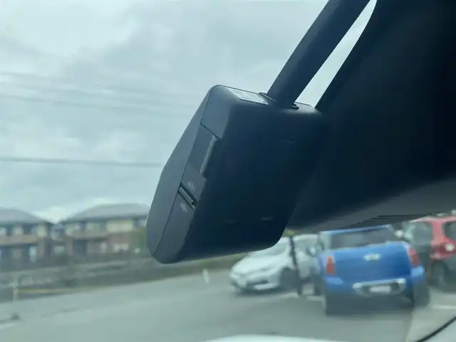 トヨタ ライズ Z 福岡県 2020(令2)年 5.9万km パール ・レーダークルーズコントロール/・社外HDDナビ/USB/Bluetooth/CD/DVD/・全方位カメラ/・シートヒーター/・ドライブレコーダー/・フルセグ/・社外ETC/・プッシュスタート/・アイドリングストップ/・スマートキー/・スペアキー/・フロント/サイド/リアエアロ/・レーンキープアシスト/・オートライト/・LEDライト/・保証書/・取扱説明書