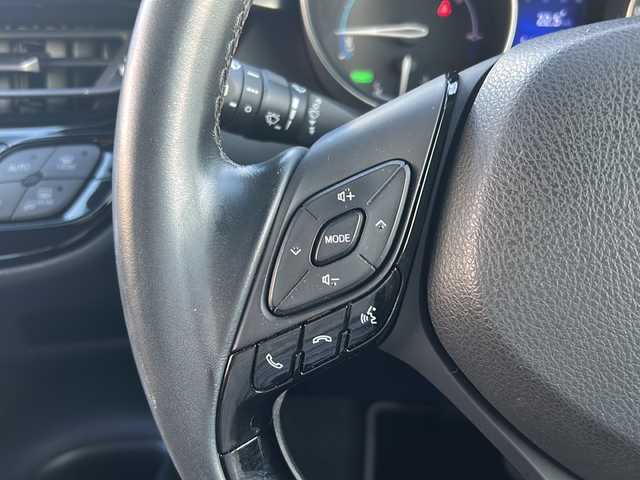 トヨタ Ｃ－ＨＲ S LEDエディション 沖縄県 2017(平29)年 4.1万km センシュアルレッドマイカ 純正ナビ　フルセグＴＶ　DVD再生可 Bluetooth/バックカメラ　/ビルトインＥＴＣ　/ＬＥＤヘッドライト　/オートライト　/オートハイビーム　/電動サイドブレーキ　/オートホールド　/革巻きステアリング/ステアリングスイッチ/ウインカードアミラー/スマートキー