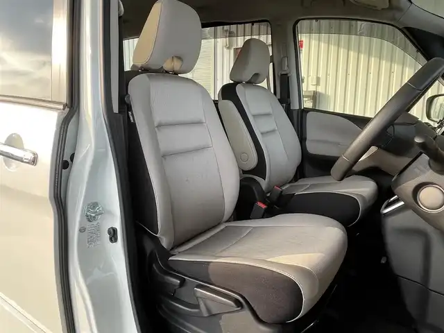 日産 セレナ ハイウェイスター 福岡県 2017(平29)年 4.9万km ピュアホワイトパール / スーパーブラック 2トーン 純正9型SDナビ（フルセグ/CD/DVD/BT)アラウンドビューモニターフリップダウンモニターエマージェンシーブレーキコーナーセンサー両側電動パワスラクルーズコントロールドラレコETCUSBポート純正LEDヘットライト純正フロアマット純正16インチアルミホイールスマートキープッシュスタート