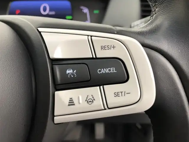 ホンダ フィット e:HEVホーム 愛知県 2020(令2)年 1.3万km プレミアムサンライトホワイトパール ・純正9インチナビ/・バックカメラ/・Bluetooth/・フルセグTV/・ホンダセンシング/・衝突被害軽減システム/・コーナーセンサー/・クルーズコントロール/・レーンキープアシスト/・横滑り防止装置/・オートライト/・LEDヘッドライト/・ドライブレコーダー/・ETC/・プッシュスタート/・スマートキー