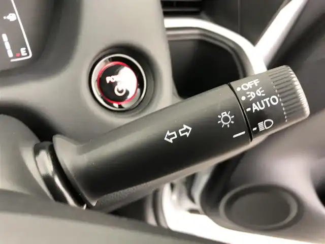 ホンダ フィット e:HEVホーム 愛知県 2020(令2)年 1.3万km プレミアムサンライトホワイトパール ・純正9インチナビ/・バックカメラ/・Bluetooth/・フルセグTV/・ホンダセンシング/・衝突被害軽減システム/・コーナーセンサー/・クルーズコントロール/・レーンキープアシスト/・横滑り防止装置/・オートライト/・LEDヘッドライト/・ドライブレコーダー/・ETC/・プッシュスタート/・スマートキー