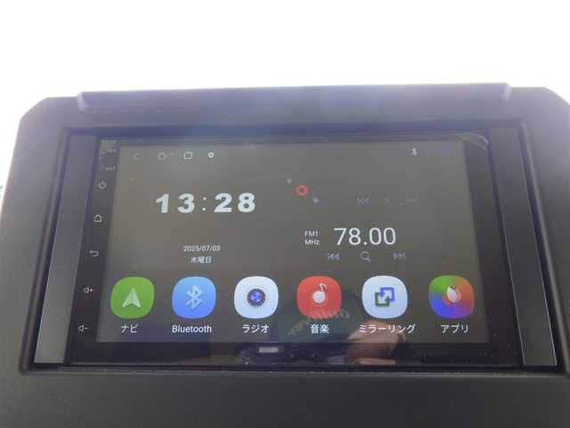スズキ ジムニー シエラ JC 千葉県 2023(令5)年 0.9万km ジャングルグリーン スズキセーフティサポート/クルーズコントロール/アイドリングストップ/ディスプレイオーディオ（AMEX-SL01a）/【Bluetooth接続】/バックカメラ/前席シートヒーター/革巻きステアリング/ステアリングスイッチ/ETC/LEDヘッドライト/フォグライト/ウインカーミラー/純正15インチアルミホイル/サイド/カーテンエアバッグ/携帯リモコン