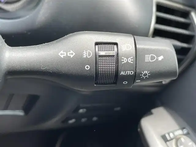 レクサス ＮＸ 300h Iパッケージ 茨城県 2018(平30)年 6.9万km ブラック 純正ナビ/・Bluetooth接続/・フルセグTV/レーダークルーズコントロール/プリクラッシュセーフティ/レーンディパーチャーアラート/電動革温席/ビルトインETC2.0/LEDオートライト/バックガイドモニター/ドライビングポジション/ステアリングヒーター/D＋N席パワーシート/USB入力端子/１２０V充電/D＋N席パワーシート/純正アルミホイール