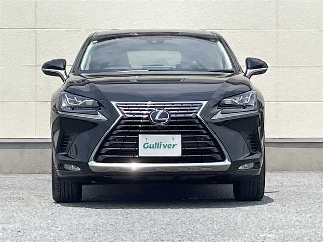 レクサス ＮＸ 300h Iパッケージ 茨城県 2018(平30)年 6.9万km ブラック 純正ナビ/・Bluetooth接続/・フルセグTV/レーダークルーズコントロール/プリクラッシュセーフティ/レーンディパーチャーアラート/電動革温席/ビルトインETC2.0/LEDオートライト/バックガイドモニター/ドライビングポジション/ステアリングヒーター/D＋N席パワーシート/USB入力端子/１２０V充電/D＋N席パワーシート/純正アルミホイール