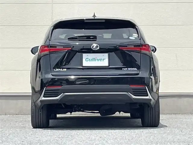 レクサス ＮＸ 300h Iパッケージ 茨城県 2018(平30)年 6.9万km ブラック 純正ナビ/・Bluetooth接続/・フルセグTV/レーダークルーズコントロール/プリクラッシュセーフティ/レーンディパーチャーアラート/電動革温席/ビルトインETC2.0/LEDオートライト/バックガイドモニター/ドライビングポジション/ステアリングヒーター/D＋N席パワーシート/USB入力端子/１２０V充電/D＋N席パワーシート/純正アルミホイール