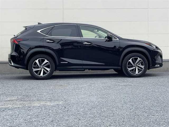 レクサス ＮＸ 300h Iパッケージ 茨城県 2018(平30)年 6.9万km ブラック 純正ナビ/・Bluetooth接続/・フルセグTV/レーダークルーズコントロール/プリクラッシュセーフティ/レーンディパーチャーアラート/電動革温席/ビルトインETC2.0/LEDオートライト/バックガイドモニター/ドライビングポジション/ステアリングヒーター/D＋N席パワーシート/USB入力端子/１２０V充電/D＋N席パワーシート/純正アルミホイール