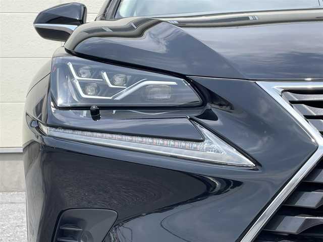 レクサス ＮＸ 300h Iパッケージ 茨城県 2018(平30)年 6.9万km ブラック 純正ナビ/・Bluetooth接続/・フルセグTV/レーダークルーズコントロール/プリクラッシュセーフティ/レーンディパーチャーアラート/電動革温席/ビルトインETC2.0/LEDオートライト/バックガイドモニター/ドライビングポジション/ステアリングヒーター/D＋N席パワーシート/USB入力端子/１２０V充電/D＋N席パワーシート/純正アルミホイール