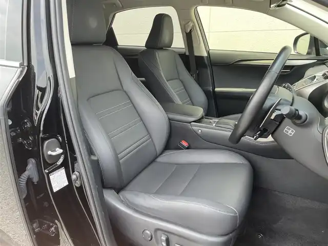 レクサス ＮＸ 300h Iパッケージ 茨城県 2018(平30)年 6.9万km ブラック 純正ナビ/・Bluetooth接続/・フルセグTV/レーダークルーズコントロール/プリクラッシュセーフティ/レーンディパーチャーアラート/電動革温席/ビルトインETC2.0/LEDオートライト/バックガイドモニター/ドライビングポジション/ステアリングヒーター/D＋N席パワーシート/USB入力端子/１２０V充電/D＋N席パワーシート/純正アルミホイール