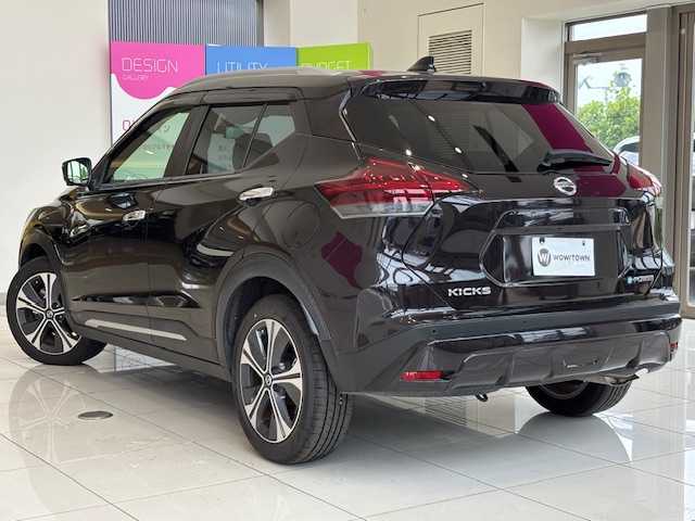 日産 キックス X 埼玉県 2020(令2)年 1.8万km ナイトベールパープル エマージェンシーブレーキ　/プロパイロット/純正9インチメモリナビ/　　CD/DVD/BT/フルセグ　　/アラウンドビューモニター　/LEDオートライト　/ハーフレザーシート　/シートヒーター　/純正17インチアルミホイール　/ステアリングヒーター/ステアリングスイッチ/電子パーキング/純正ETC