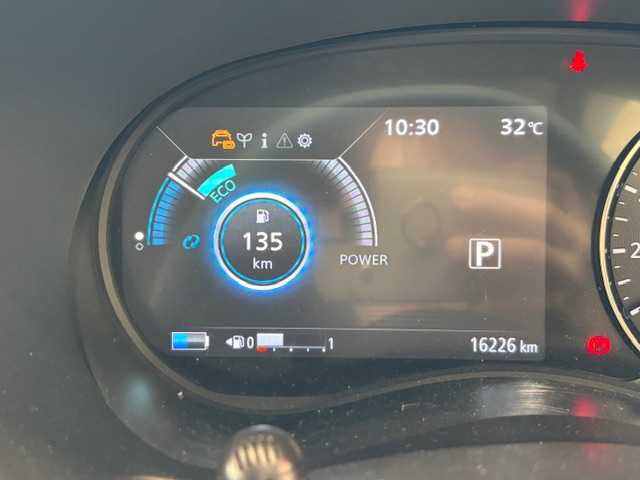 日産 キックス X 埼玉県 2020(令2)年 1.8万km ナイトベールパープル エマージェンシーブレーキ　/プロパイロット/純正9インチメモリナビ/　　CD/DVD/BT/フルセグ　　/アラウンドビューモニター　/LEDオートライト　/ハーフレザーシート　/シートヒーター　/純正17インチアルミホイール　/ステアリングヒーター/ステアリングスイッチ/電子パーキング/純正ETC