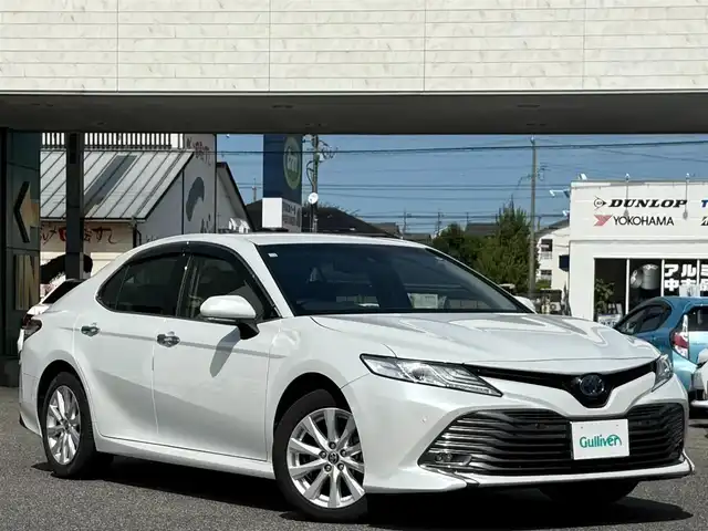 トヨタ カムリ G 愛知県 2020(令2)年 2.4万km プラチナホワイトパールマイカ /ワンオーナー車//純正ディスプレイオーディオ//AM/FM/USB/フルセグ/BT/Miracast//レーダークルーズコントロール//ブラインドスポットモニター//プリクラッシュセーフティー//ETC//リヤクロストラフィックアラート//レーンディパーチャーアラート//パーキングサポートブレーキ//クリアランスソナー//オートLEDヘッドライト//オートハイビーム//フォグランプ//ブレーキホールド//電動パーキングブレーキ//オートリトラクタブルウィンカーミラー//スマートキー//スペアキー//プッシュスタート//純正フロアマット//純正ドアバイザー//照明付きバニティミラー//ステアリングスイッチ//EV MODE//ECO MODE//NORMAL MODE//SPORT MODE//ISOFIX//保証書//取扱説明書//マルチメディア説明書//ナビ説明書