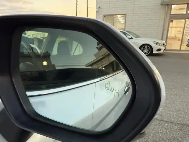 トヨタ カムリ G 愛知県 2020(令2)年 2.4万km プラチナホワイトパールマイカ /ワンオーナー車//純正ディスプレイオーディオ//AM/FM/USB/フルセグ/BT/Miracast//レーダークルーズコントロール//ブラインドスポットモニター//プリクラッシュセーフティー//ETC//リヤクロストラフィックアラート//レーンディパーチャーアラート//パーキングサポートブレーキ//クリアランスソナー//オートLEDヘッドライト//オートハイビーム//フォグランプ//ブレーキホールド//電動パーキングブレーキ//オートリトラクタブルウィンカーミラー//スマートキー//スペアキー//プッシュスタート//純正フロアマット//純正ドアバイザー//照明付きバニティミラー//ステアリングスイッチ//EV MODE//ECO MODE//NORMAL MODE//SPORT MODE//ISOFIX//保証書//取扱説明書//マルチメディア説明書//ナビ説明書