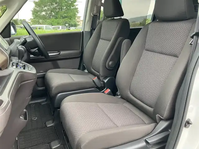 ホンダ フリード G 広島県 2022(令4)年 2.6万km プラチナホワイトパール ワンオーナー/ホンダセンシング/レーダークルーズ/両側パワースライドドア/純正ナビゲーション/バックカメラ（3画面切り替え付き）/フルセグTV/Bluetooth/シートヒーター（運転席・助手席）/LEDオートライト/USB端子/社外ドラレコ/新車保証書/取扱説明書/スペアキー