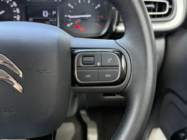 シトロエン シトロエン Ｃ３ シャイン 静岡県 2020(令2)年 3.3万km オレンジ ワンオーナー/BSM/純正ディスプレイオーディオ/(BT/CarPlay/USB)/衝突被害軽減システム/バックカメラ/クルーズコントロール/LKA/スマートキー/ETC/純正フロアマット/純正16インチアルミホイール/保証書/スペアキー