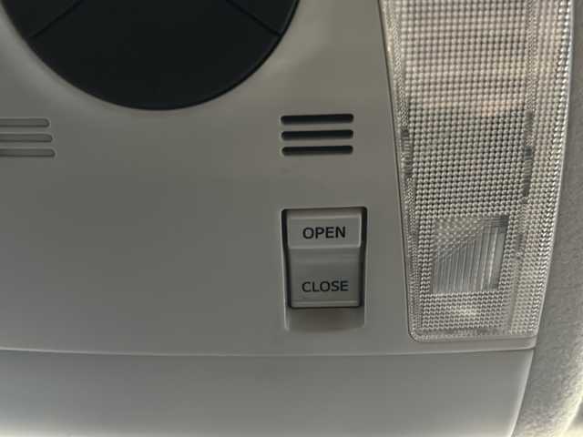 トヨタ プリウス G 愛知県 2009(平21)年 13.3万km シルバーM サンルーフ/純正メーカーナビ/バックカメラ/社外15インチAW/クルーズコントロール/エンジンスタートボタン/スマートキー/スペアキー/保証書/取扱説明書/ユーザー買取車