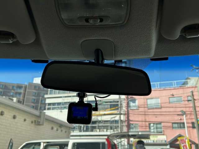 ホンダ Ｎ ＯＮＥ プレミアム 東京都 2016(平28)年 6.2万km プレミアムディープロッソパール 純正ナビ(ワンセグ、CD、DVD、Bluetooth)/バックカメラ/エコモード/横滑り防止/アイドリングストップ/ドライブレコーダー/保証書/取扱説明書/記録簿/スペアキー1本