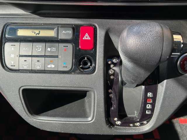 ホンダ Ｎ ＯＮＥ プレミアム 東京都 2016(平28)年 6.2万km プレミアムディープロッソパール 純正ナビ(ワンセグ、CD、DVD、Bluetooth)/バックカメラ/エコモード/横滑り防止/アイドリングストップ/ドライブレコーダー/保証書/取扱説明書/記録簿/スペアキー1本