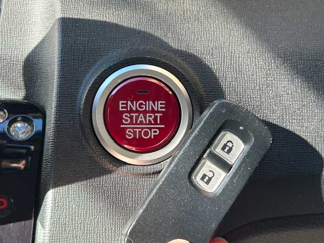 ホンダ Ｎ ＯＮＥ プレミアム 東京都 2016(平28)年 6.2万km プレミアムディープロッソパール 純正ナビ(ワンセグ、CD、DVD、Bluetooth)/バックカメラ/エコモード/横滑り防止/アイドリングストップ/ドライブレコーダー/保証書/取扱説明書/記録簿/スペアキー1本