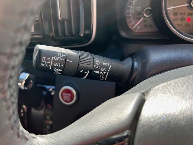 ホンダ Ｎ ＯＮＥ プレミアム 東京都 2016(平28)年 6.2万km プレミアムディープロッソパール 純正ナビ(ワンセグ、CD、DVD、Bluetooth)/バックカメラ/エコモード/横滑り防止/アイドリングストップ/ドライブレコーダー/保証書/取扱説明書/記録簿/スペアキー1本