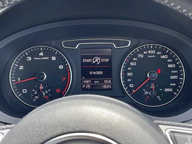 アウディ Ｑ３ 2．0 TFSI クワトロ 211PS 秋田県 2012(平24)年 11.5万km 黒 登録時走行距離115071km/純正CDプレイヤー/純正HDDナビ/クリアランスソナー/純正前方ドライブレコーダー/純正AW/運助パワーシート/スペアキー