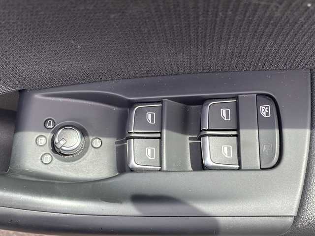 アウディ Ｑ３ 2．0 TFSI クワトロ 211PS 秋田県 2012(平24)年 11.5万km 黒 登録時走行距離115071km/純正CDプレイヤー/純正HDDナビ/クリアランスソナー/純正前方ドライブレコーダー/純正AW/運助パワーシート/スペアキー